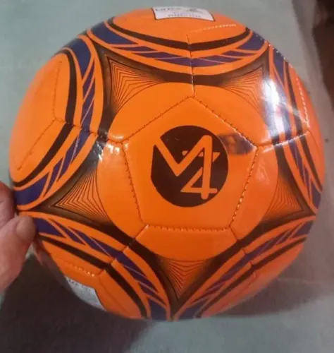 Bola para futebol,tem selo do imetro 45,00 reais,nova