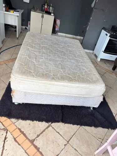 Cama Casal Simples ( base + colchão) entrego Usada Confortável
