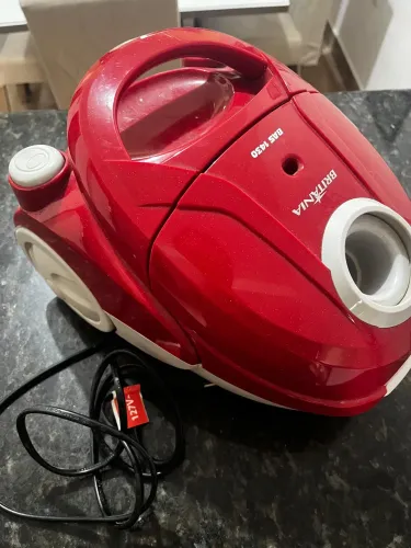 Aspirador de Pó Britânia 2 tubos prolongadores 1250W Bas1430
