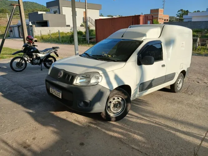 Fiat Fiorino Furgão Work. Hard 1.4 Flex 8V 2P 2017