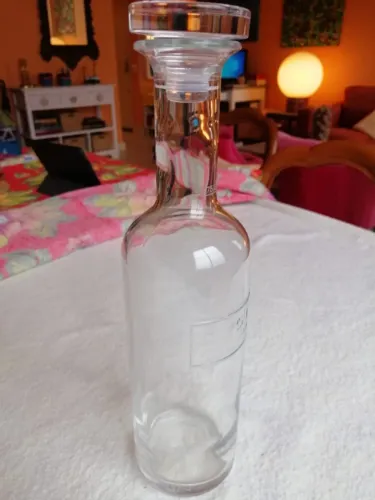 Garrafa para vinho, origem ITÁLIA. com tampa