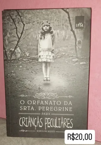 Livro "O Orfanato da Srta. Peregrine para Crianças Peculiares" - Ransom Riggs