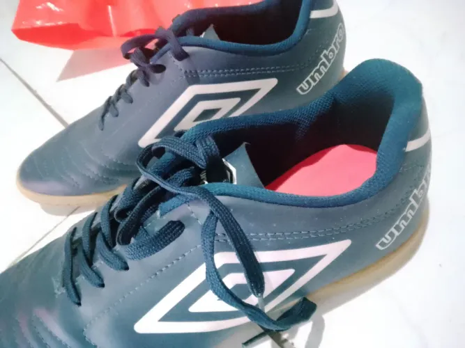 Chuteira Umbro Classic Futsal (Original comprada na Centauro))