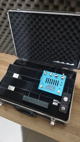 Pedais para contrabaixo + Pedalboard