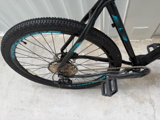Vendo bicicleta aro 29 semi nova