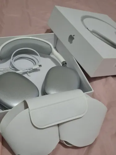 Fone Bluetooth. Airpods Max