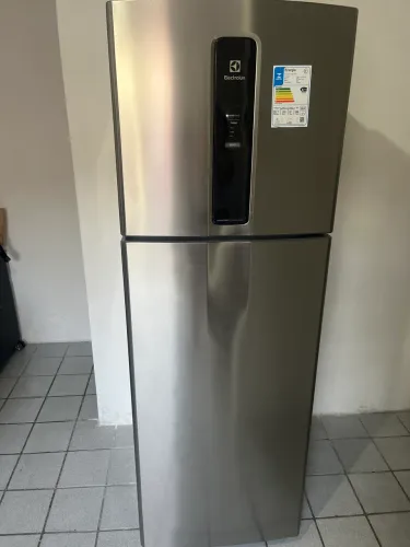Vendo geladeira electrolux 390L inverter