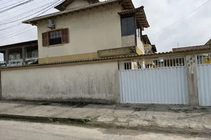 Casa com 3 dormitórios para alugar, 120 m² - Extensão do Bosque - Rio das Ostras/RJ