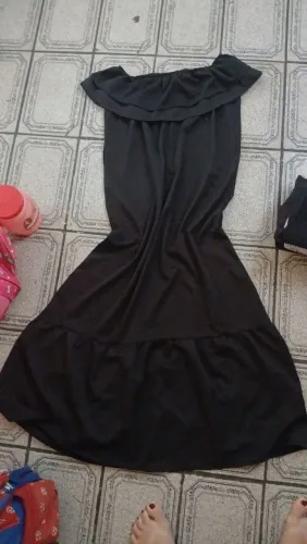 Roupas variadas, vestido, saia, blusa e legue