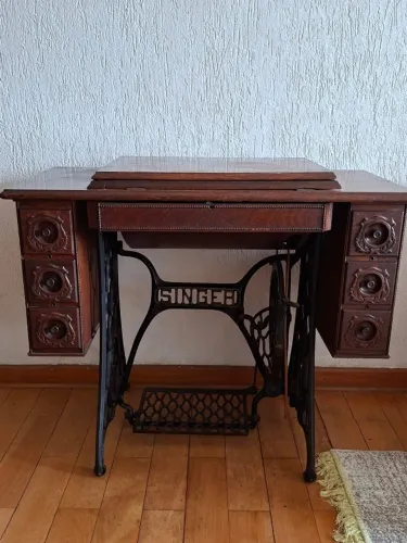 Maquina de Custura SINGER 1896 - antiquidade
