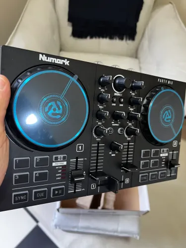 Mesa Dj - Numark Party Mix - [Estado de NOVA] 