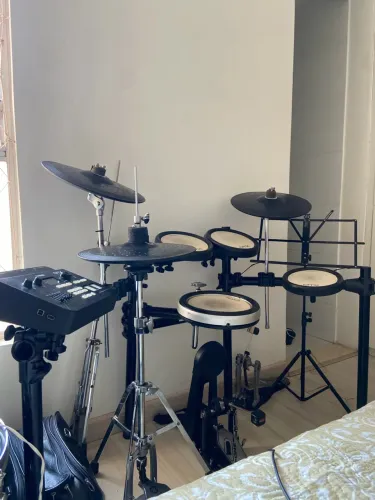 Bateria eletrônica Yamaha DTX 700