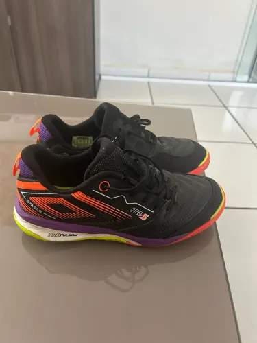 Chuteira Umbro Pro 5 Stable