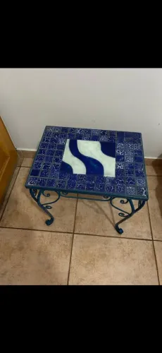 Mesinha de ferro em azulejo artesanal