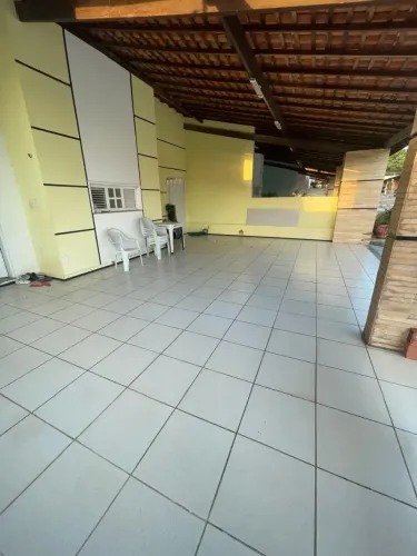 Imóvel para aluguel possui 200 metros quadrados com 3 quartos em Cohama - São Luís - MA