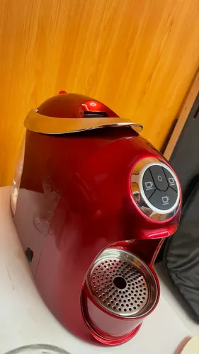 Cafeteira Espresso Versa Vermelha Automática - TRES 3 Corações