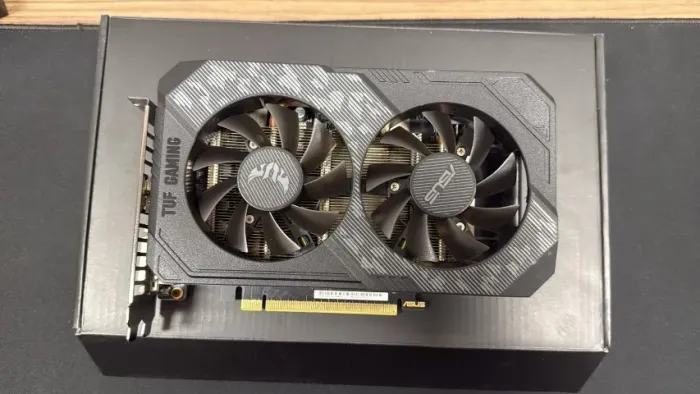 Placa de Vídeo - ASUS TUF GAMING - RTX 2060 - 06 GB - Muito Nova