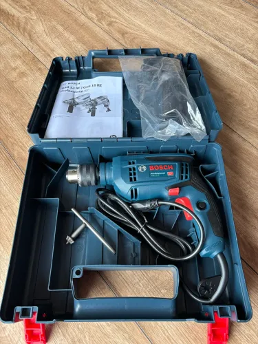Furadeira de Impacto Bosch GSB 13 RE-M - 750W 127V, em maleta