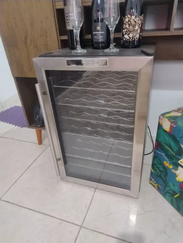 FRIGOBAR ADEGA VINHO