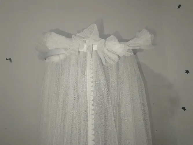 Dossel de Parede + Mosquiteiro Branco para Berço - Delicado e Elegante