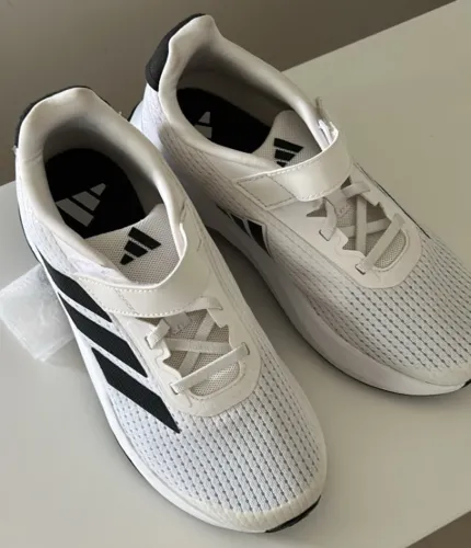 Tênis infantil Adidas 