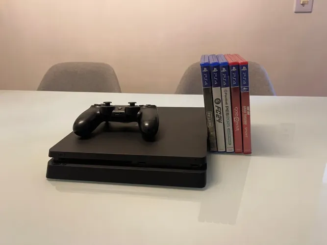 VENDO PS4 - 1 tb