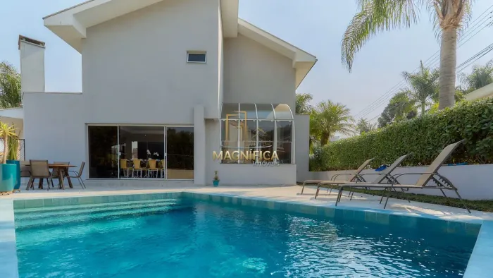 Magnifica casa em Condomínio fechado, 100% MOBILIADA, no Campo Comprido - com 510m² constr