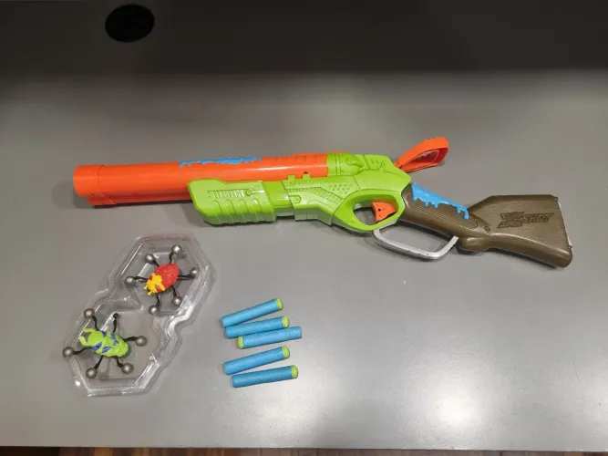 Lançador de Dardos X-Shot Eliminator (Estilo Nerf) + 5 Dardos e Alvos