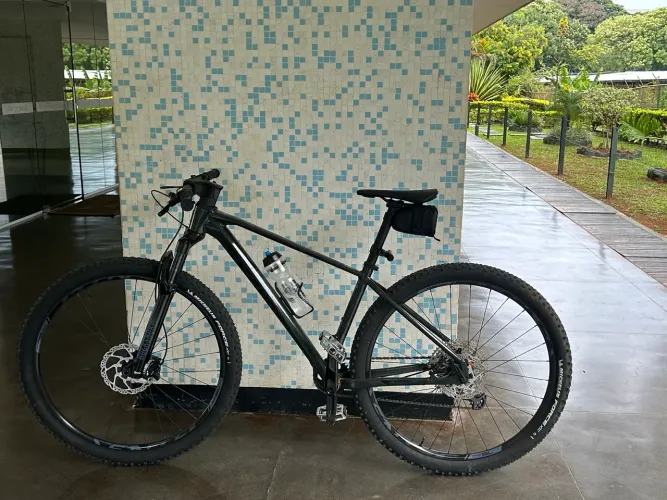 Bicicleta SENSE - Muito Nova.