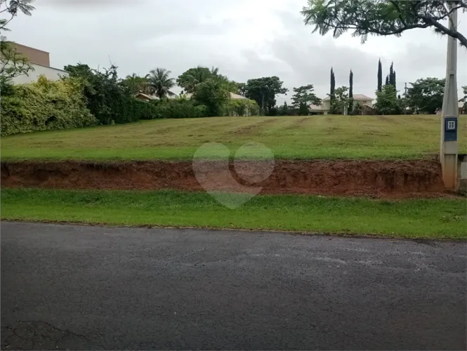 Terreno à venda no condomínio Vale do Lago, Sorocaba - SP