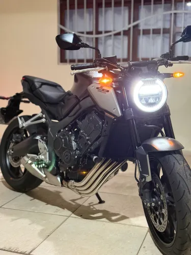 REPASSE - HONDA CB 650R 2024