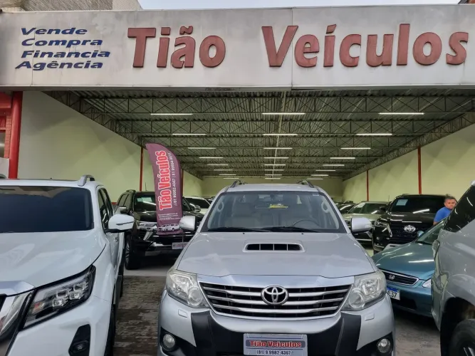 Toyota Hilux SW4 SRV D4-d 4X4 3.0 TDI Dies. AUT 2013