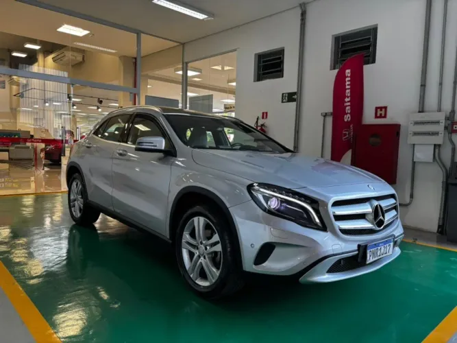 Mercedes-Benz GLA 200 Adv. 1.6/1.6 TB 16V Flex Aut. 2015