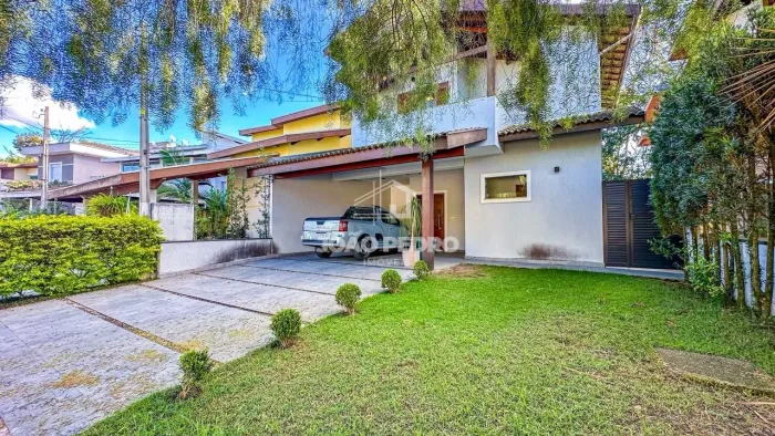 Casa à venda no Condomínio Campos do Conde 1 | 3 dormitórios, piscina e sauna