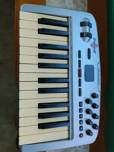 Teclado Controlador M-audio, aceito troca..