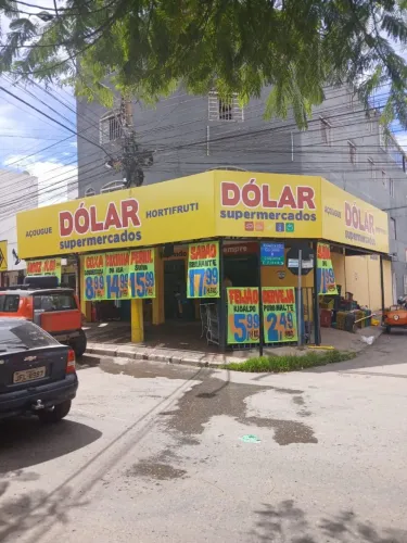 Prédio à venda na avenida comercial da transversal. 