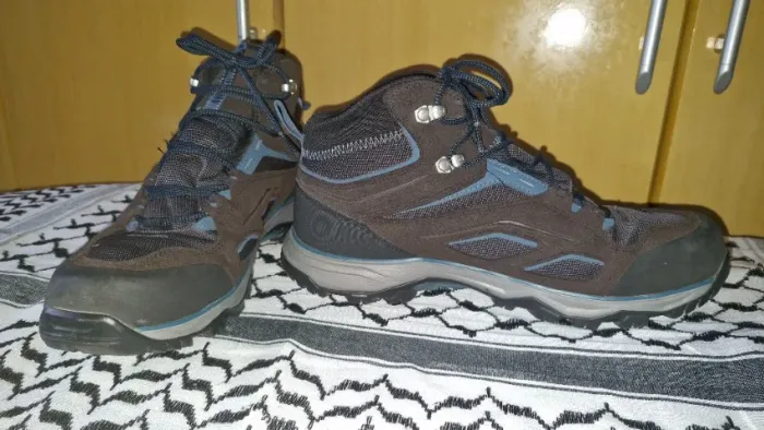 BOTA QUECHUA MH100 IMPERMEÁVEL