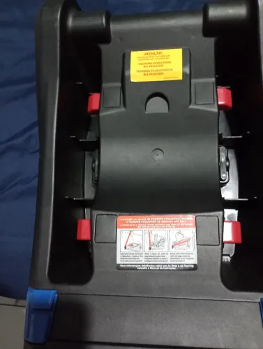 Vendo Bebê conforto borigott com base muito pouco tempo de uso