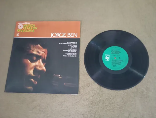 Lp Disco Vinil JORGE BEN com LIVRETO -Impecavel -Sem Riscos-