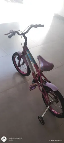 VENDE ESTÁ BICICLETA INFANTIL FEMININA