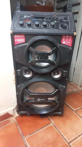 Caixa de som amplificada