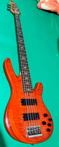 Baixo TRB INDONÉSIO YAMAHA 