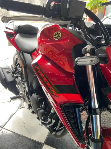 VENDO FZ25,ÚNICO DONO