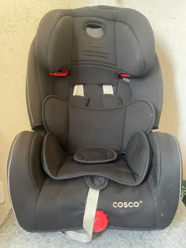 CADEIRINHA DE CARRO MARCA COSCO SOBRE NOVO