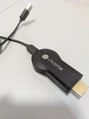 Google Chromecast H2G2-42 1ª geração Full HD 2GB preto com 512MB de memória RAM