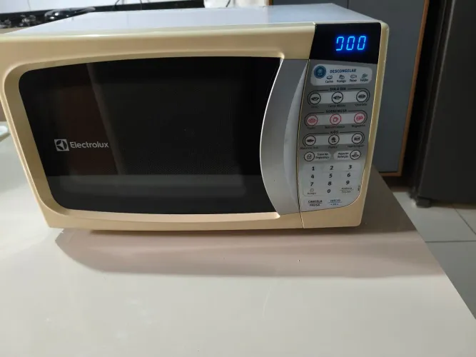 Microondas Eletrolux 20 litros