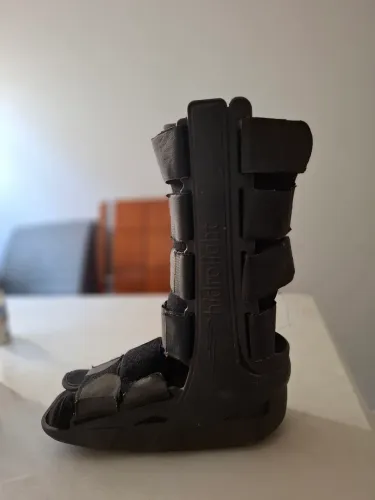 Bota ortopédica seminova 