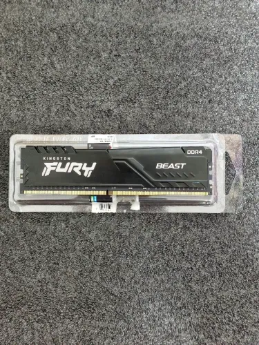 Memória RAM 16GB Kingston FURY Beast DDR4 3200MHz CL16 Excelente Estado