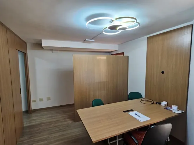 LOCAÇÃO | Sala/Salão, em Zona 04, Maringá