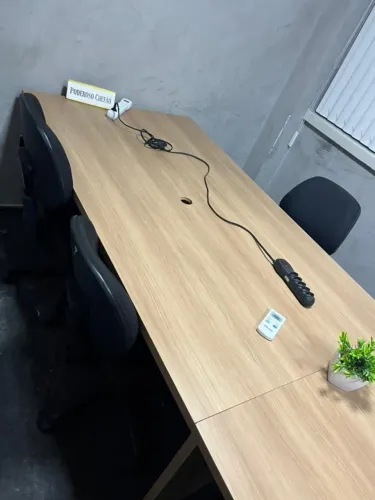 MESA DE REUNIÃO